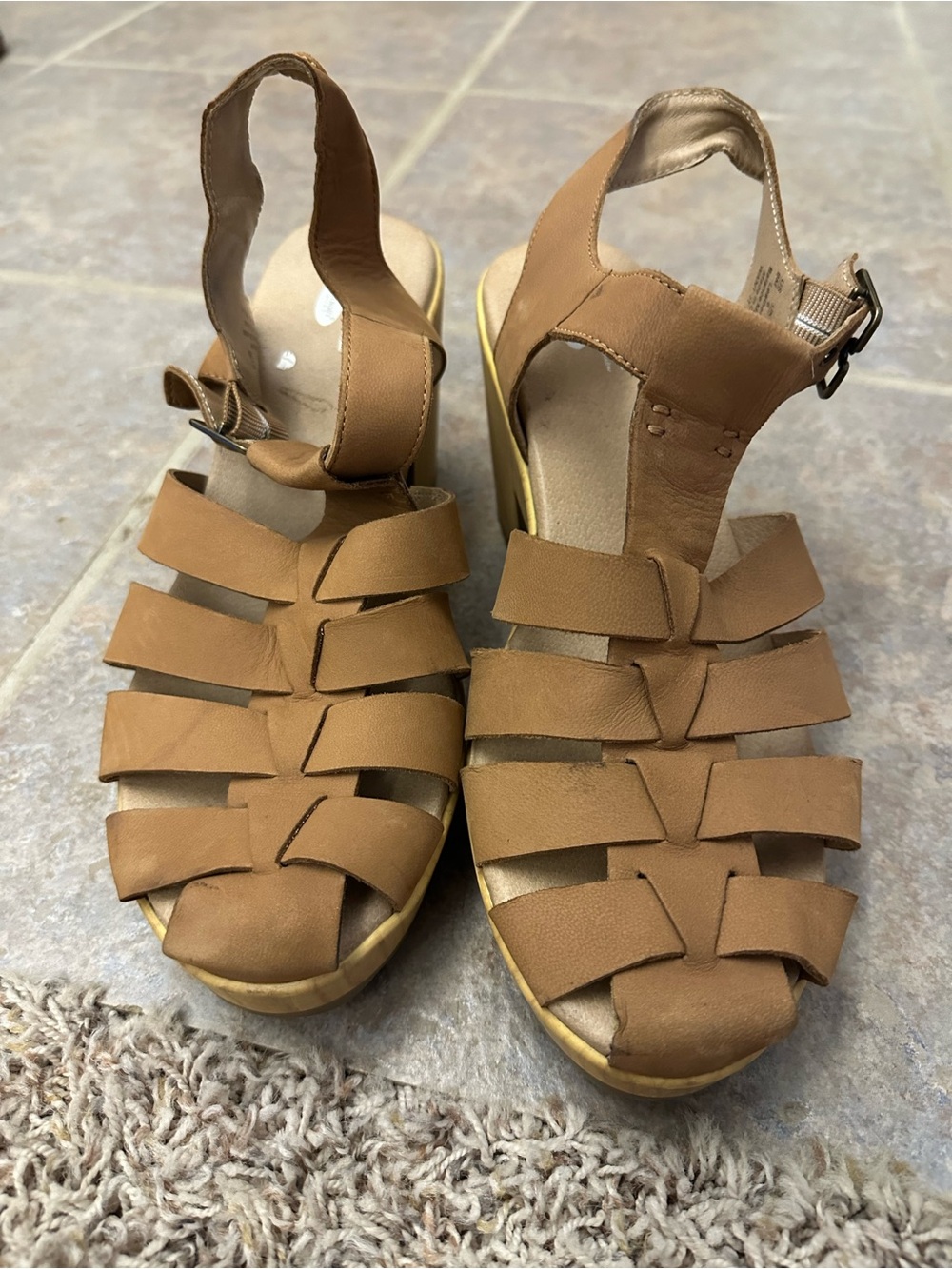 Dr. Scholl's Tan Platform Sandals with Wood-Effect Heel - Picture 4 of 7